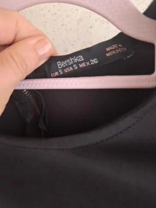 Vestido Bershka negro cremalleras