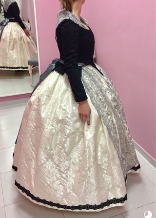 Traje de Fallera Blanco y negro