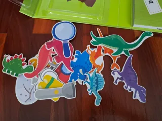 Jugamos con Dinosaurios: Libro y Puzzle