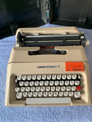 Máquina de escribir Olivetti Lettera 35