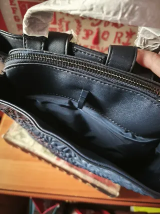 Mochila Desigual azul con relieve