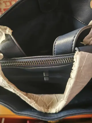 Mochila Desigual azul con relieve