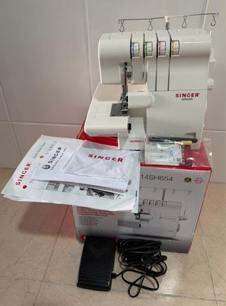 Remalladora Singer 14SH654