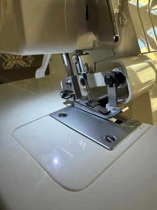 Remalladora Singer 14SH654