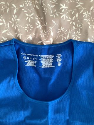 Top deportivo azul eléctrico Primark Talla S