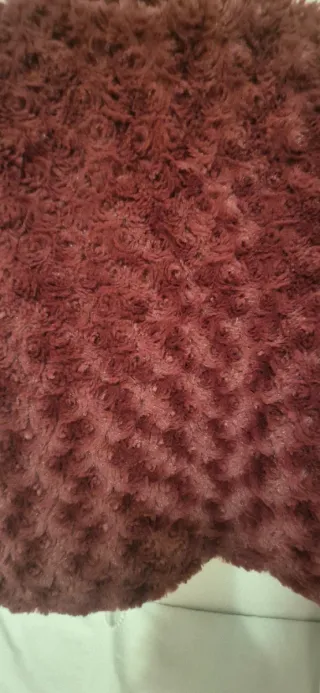 Abrigo granate con lazo