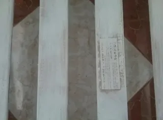 Cuna de bebé con colchón