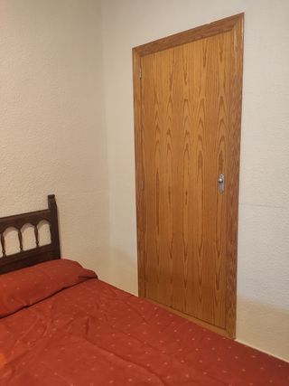 Alquilo habitación con baño privado en Elche