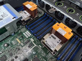 Cisco C240M5 8xSFF 2xGold 5120 2x10Gb y 4x25Gb