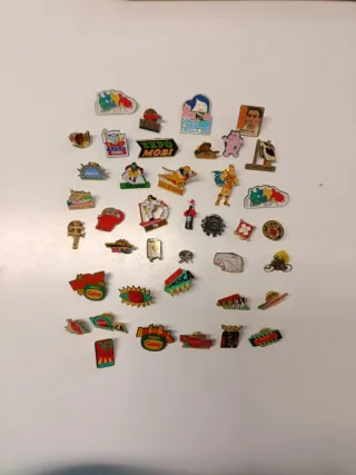 Pines insignias coleccionables. Coca Cola Sky etc.