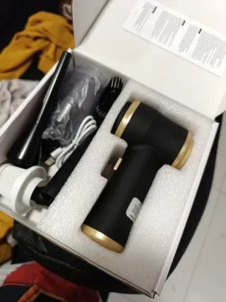 Aspiradora Inalámbrica Compacta Negra y Dorada