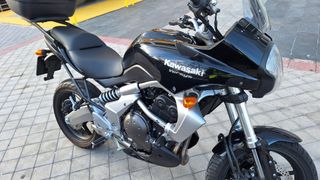 Kawasaki Versys 650 Negra. 30.000 Km