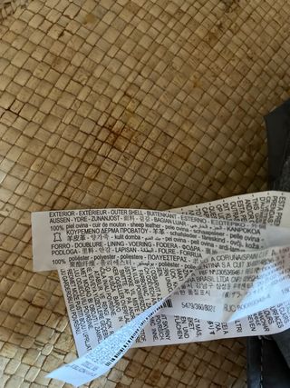 Bermudas de piel de ovino grises