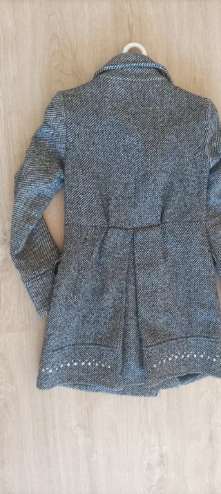 Abrigo Bershka Negro/Gris