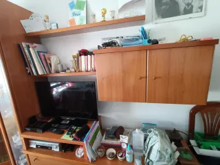 Mueble de comedor madera y cristal