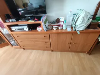 Mueble de comedor madera y cristal