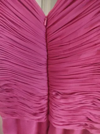 Vestido fiesta fucsia con volantes