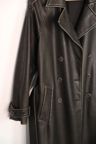 Trench oversize efecto piel Zara Talla M