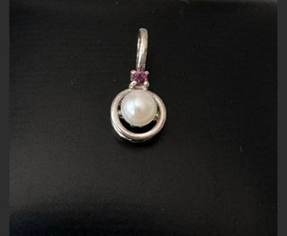 ANTIGUO PENDENTIF FRANCES DE PLATA, PERLA Y RUBI