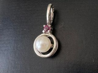 ANTIGUO PENDENTIF FRANCES DE PLATA, PERLA Y RUBI