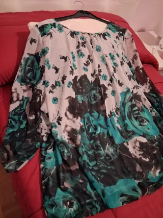 Blusa estampada mujer. Talla 54/56.