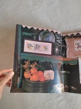 Libro 100 Cross-stitch Gifts from Nature