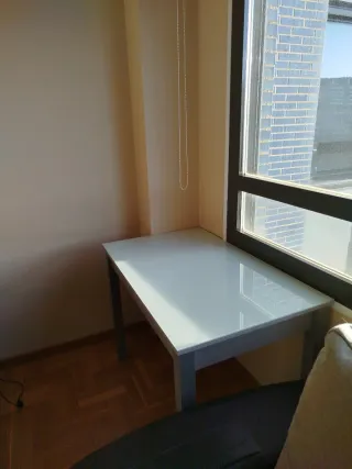 Mesa cristal templado blanca/gris