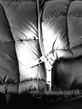 Cazadora plumífera Zara Negra XL