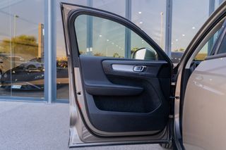 VOLVO XC40 D3 MOMENTUM PRO 150 CV