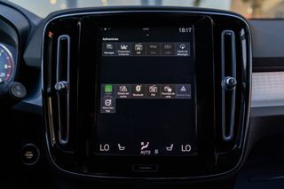 VOLVO XC40 D3 MOMENTUM PRO 150 CV