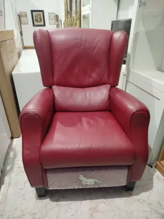 Hermoso Sillón Orejero reclinable Natuzzi  cuero ❤
