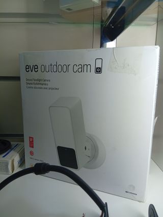 Cámara Exterior Eve con Foco 1080p HomeKit