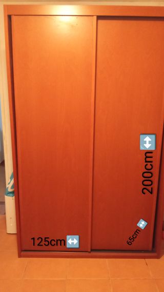 Várias peças de mobiliário quarto e sala