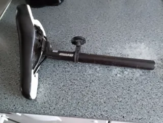 Sillín B-PRO Negro con tija de aluminio de 27;2