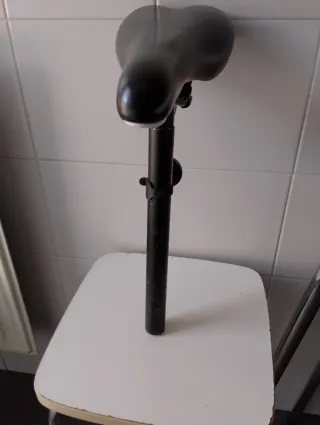 Sillín B-PRO Negro con tija de aluminio de 27;2