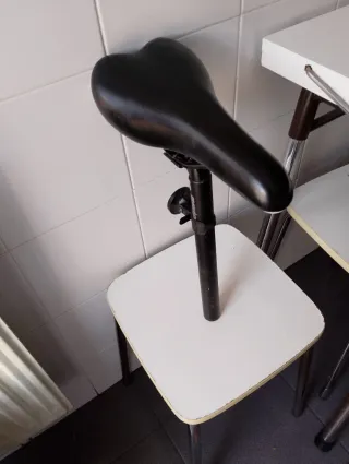 Sillín B-PRO Negro con tija de aluminio de 27;2