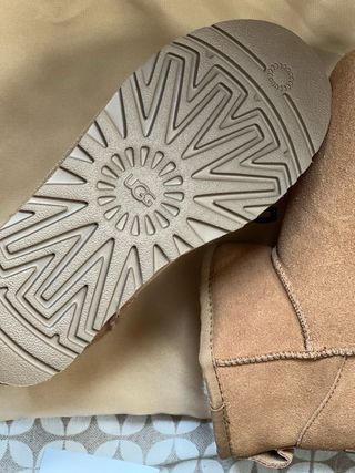 UGG Stivali Beige/Marrone Nuovi