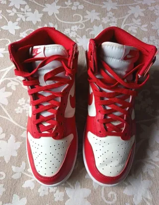 Nike Dunk High Rojo y Blanco talla 38.5