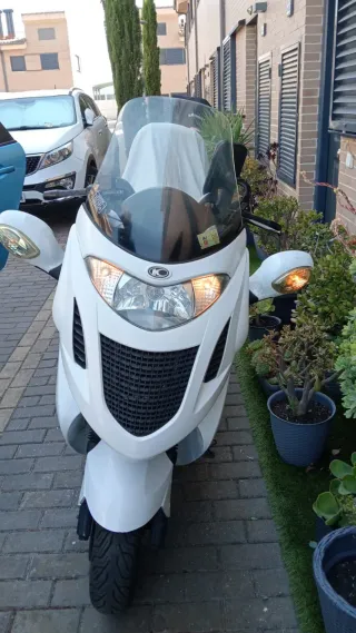 Kymco Grand Dink 125cc Scooter