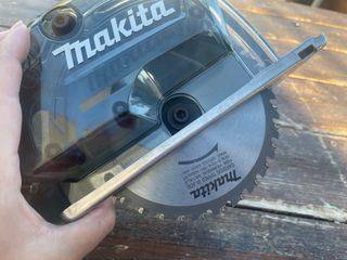 SIERRA CIRCULAR Makita DCS552