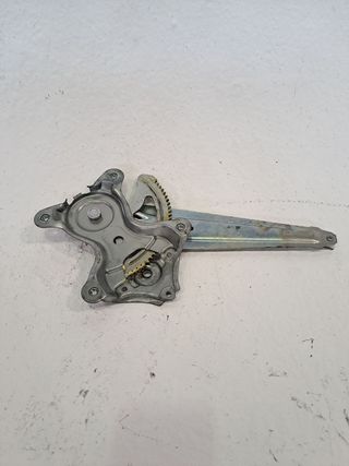 ELEVALUNAS TRASERO DERECHO LEXUS IS 300 (JCE10) (2)