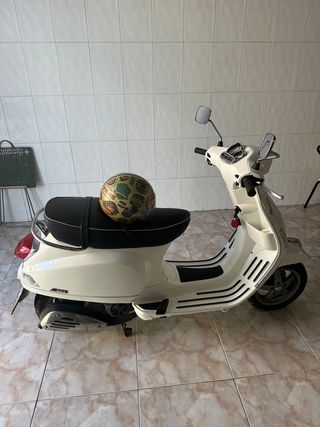 Piaggio Vespa S 125cc Scooter