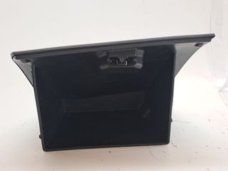 GUANTERA MAZDA 2 LIM. ()