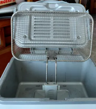 Freidora Fagor 4140 recogerla en mano.