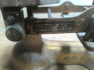 Báscula antigua de hierro para coleccionistas