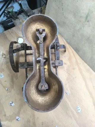 Báscula antigua de hierro para coleccionistas