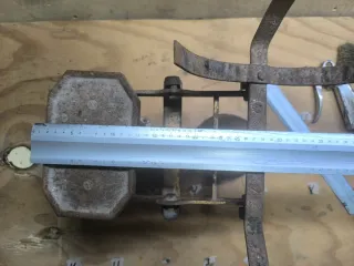 Báscula antigua de hierro para coleccionistas