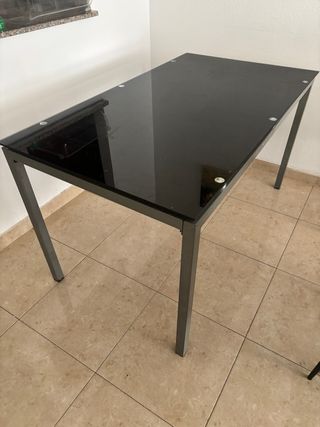 Mesa de comedor cristal negro y metal