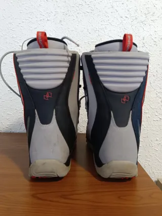 Tabla Snowboard + Fijaciones y botas Salomon