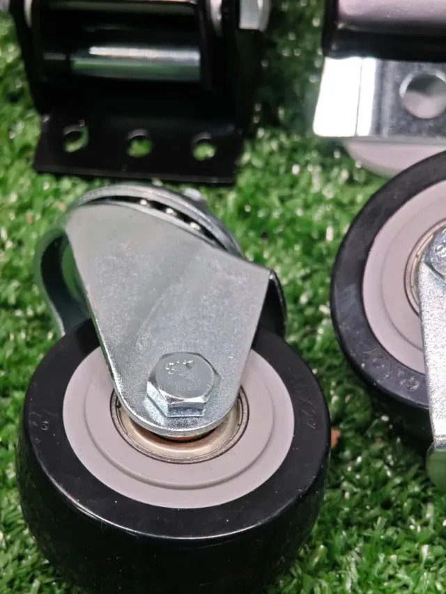 4 Ruote per mobili e banchi di lavoro con freno